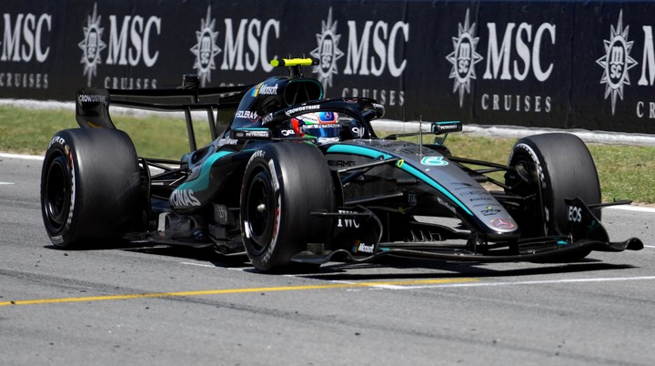 Mercedes de Kimi Antonelli en pista durante el GP de Gran Bretaña 2026 en Silverstone